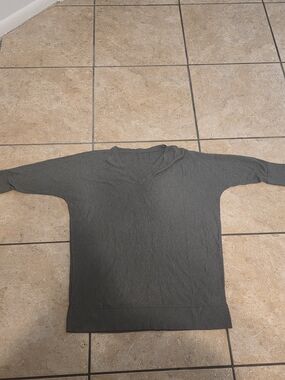 Women's Lightweight V-Neck Pullover Hoodie — Gray
